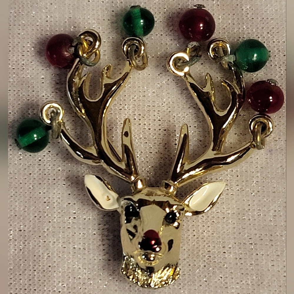 Holiday Christmas Reindeer w / Antlers Gold Tone Brooch